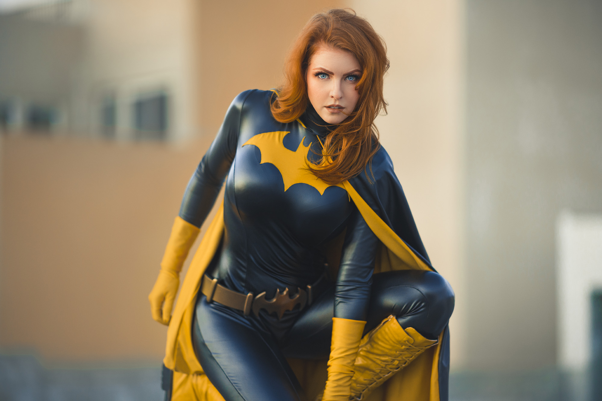 There's a new Batman statue in town, so I had my friend cosplay as batgirl to get some photos!