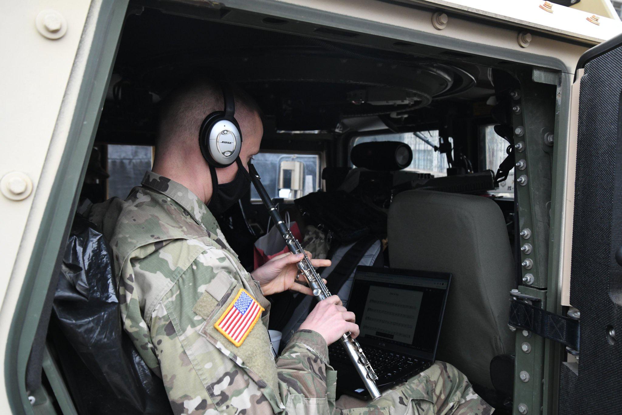 Elementary school teacher refused a sub.
He deployed to guard the Capitol & is STILL leading his elementary school music class on Zoom!