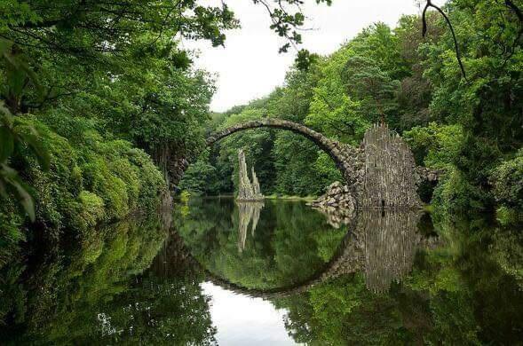 The Devils Bridge in Germany looks like it&rsquo;s straight out of the lord of the rings ??