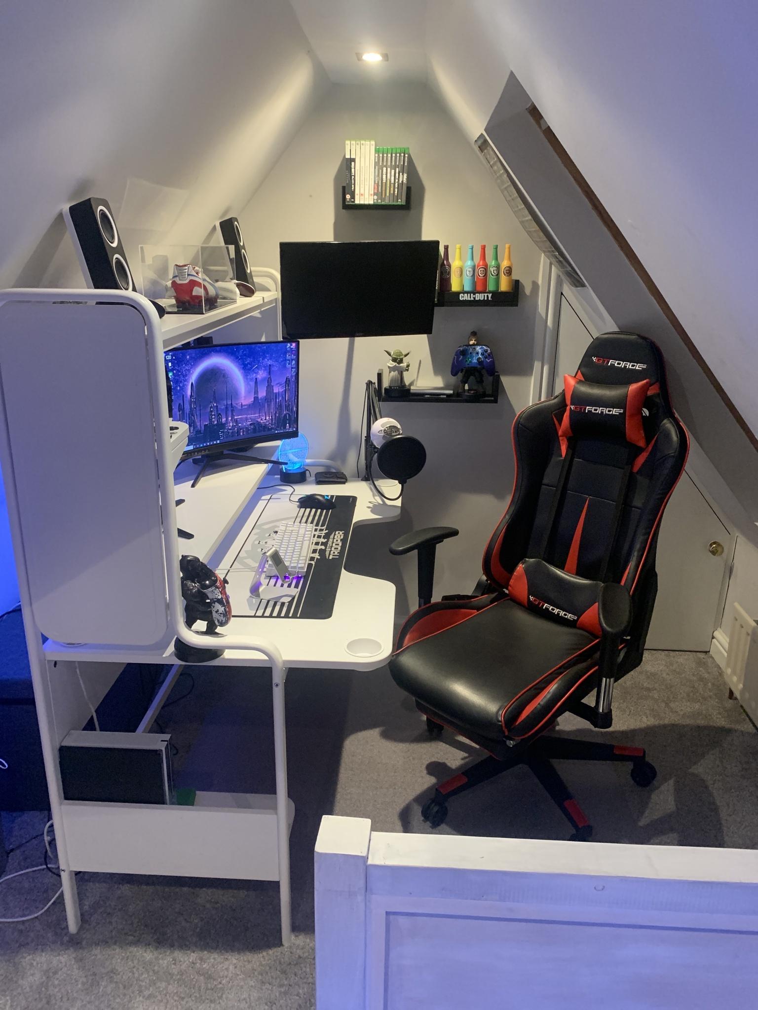 My gaming setup , pls don&rsquo;t roast