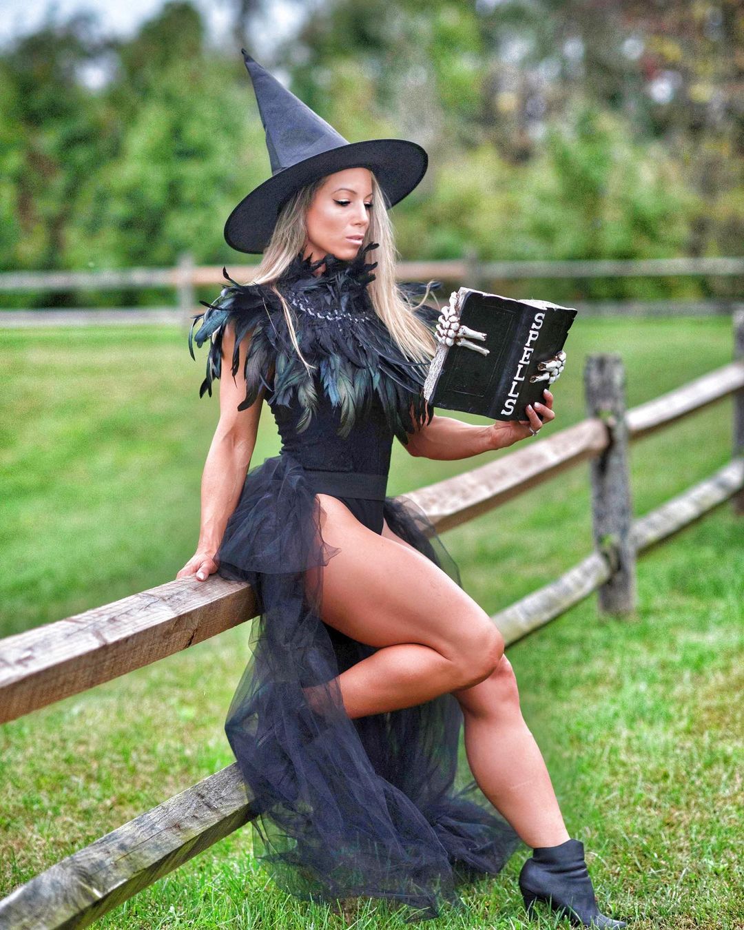 Sabrina the buff witch (Sabrina Jimenez)