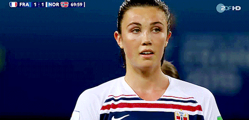 Mfw my friend is explaining to me how he's gonna sail to edge of the disc and paraglide off into the abyss