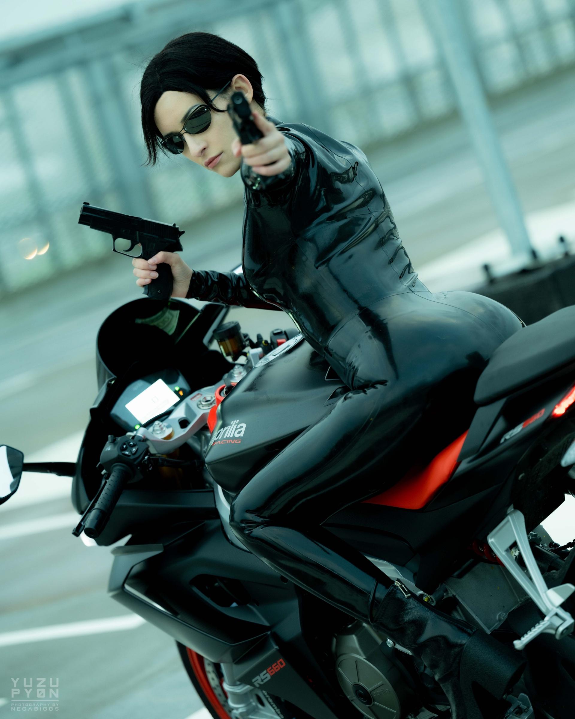 DODGE THIS! Trinity Cosplay by YuzuPyon ( The Matrix )