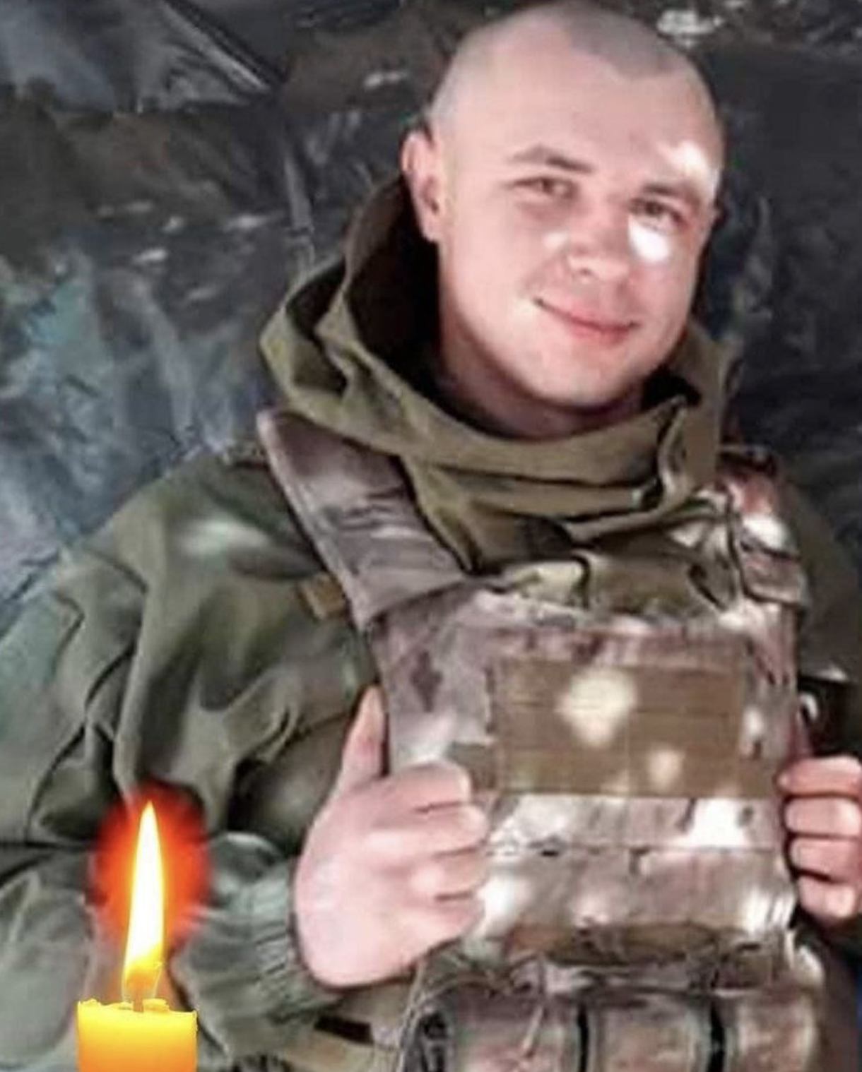 A Ukranian marine blew the bridge with himself to stop the Russian tanks