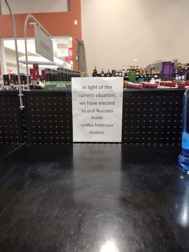 HyVee grocery.  Newton, Iowa