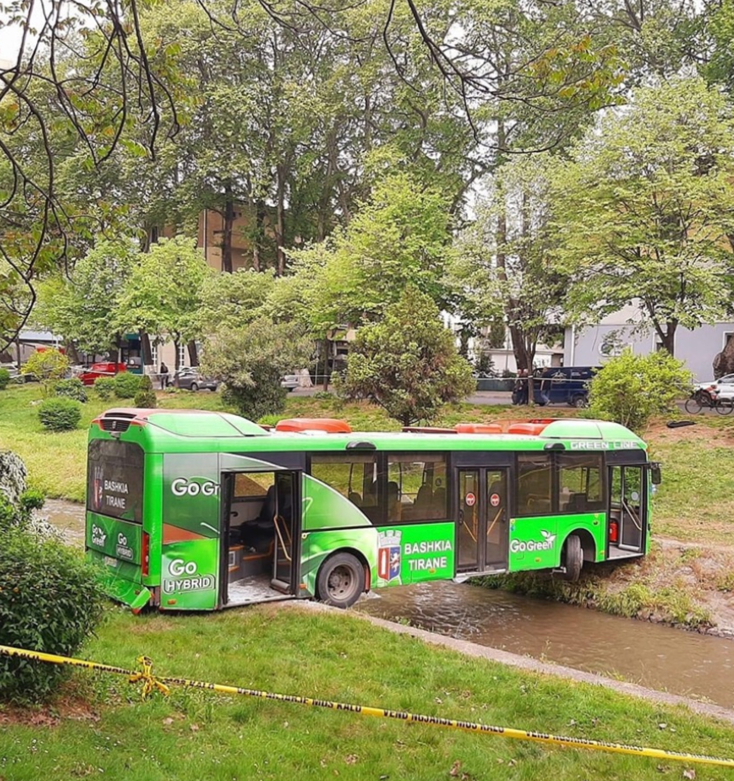 You can't park there mate