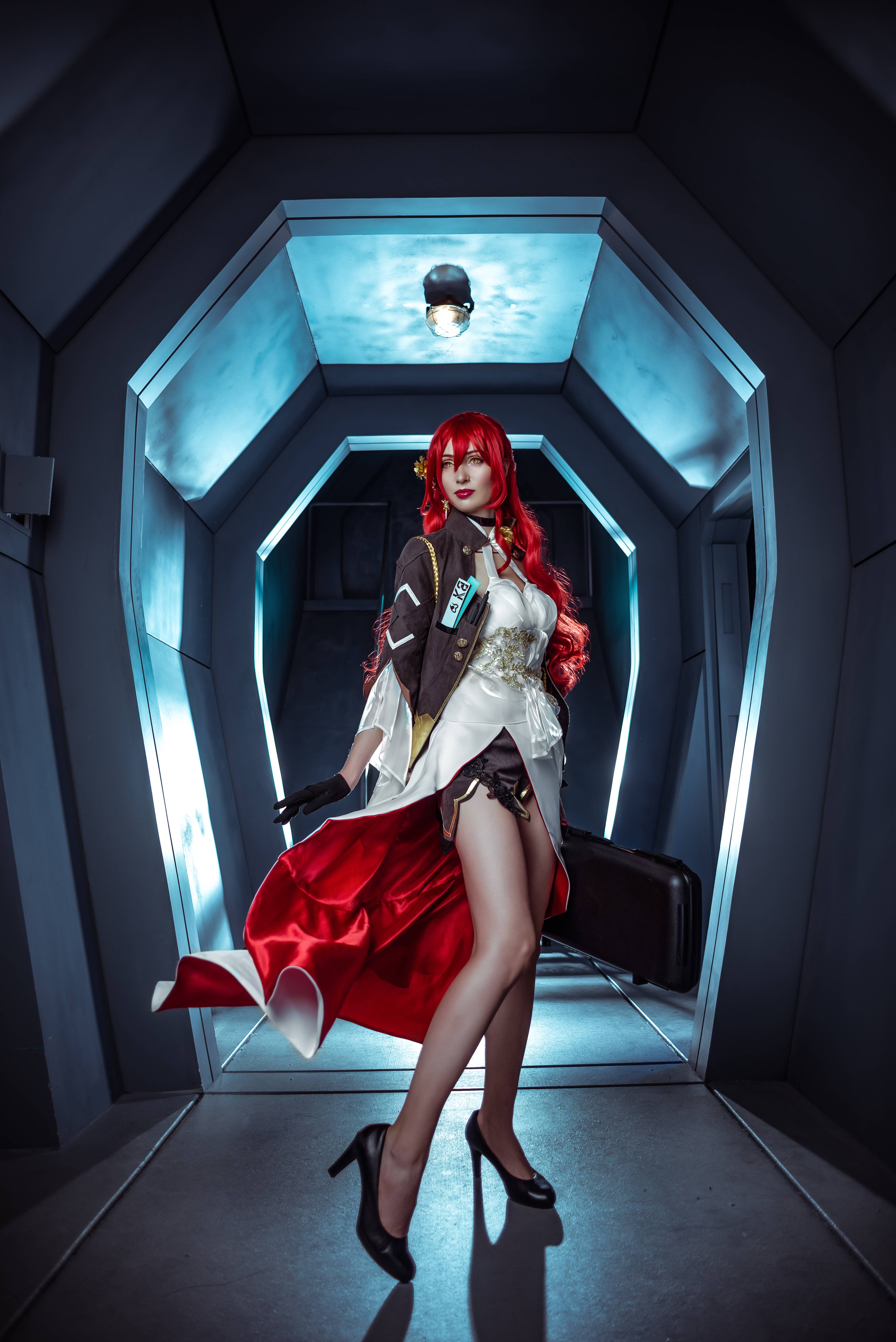 Himeko cosplay (Honkai: Star Rail)