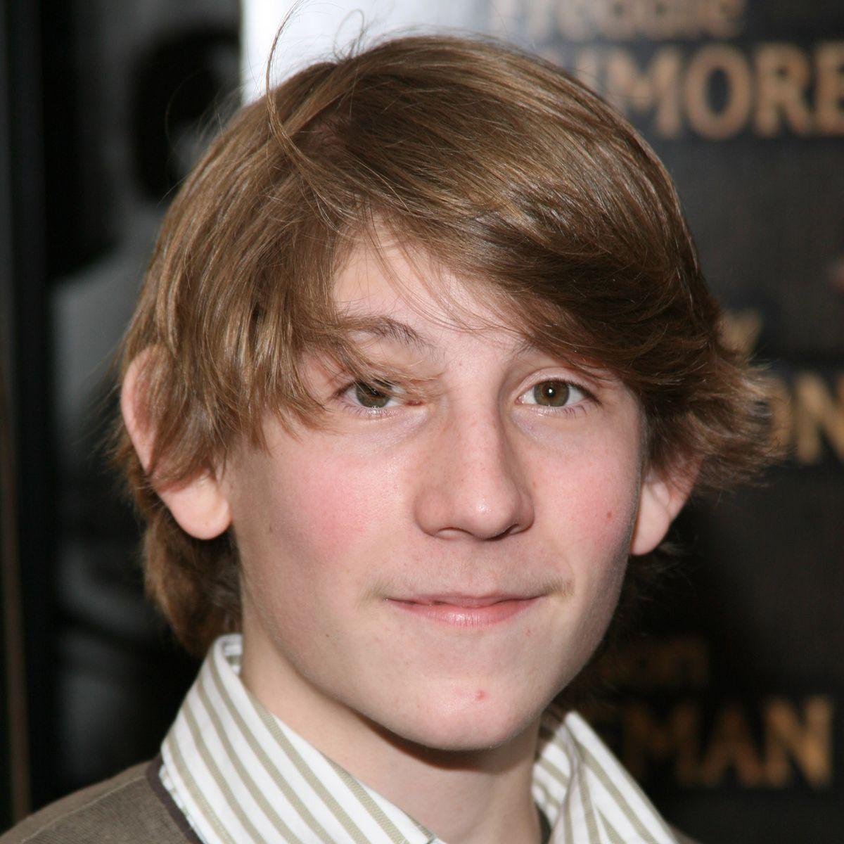 In case anyone was wondering what Dewey from malcom in the middle looks like now.