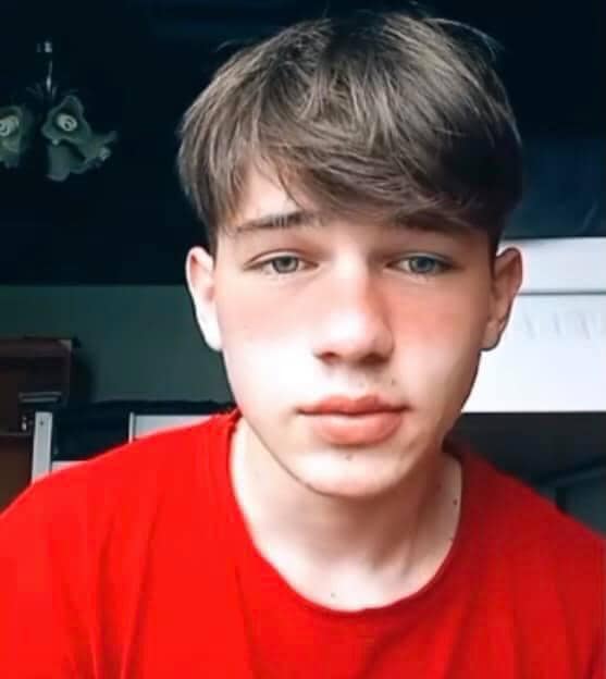 15 years old boy jumped from the bridge after his parents died from coronavirus.&nbsp;